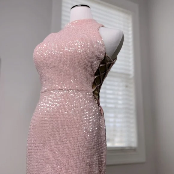 Jovani Gown - Picture 4 of 13